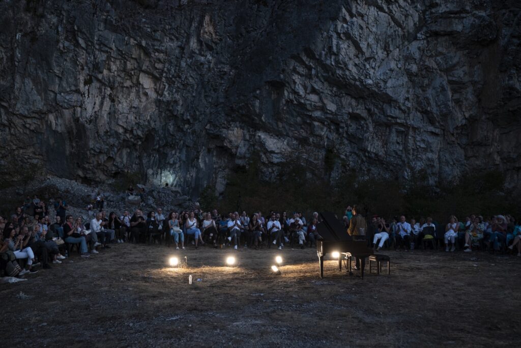 triethnes international music festival echo of stone 07